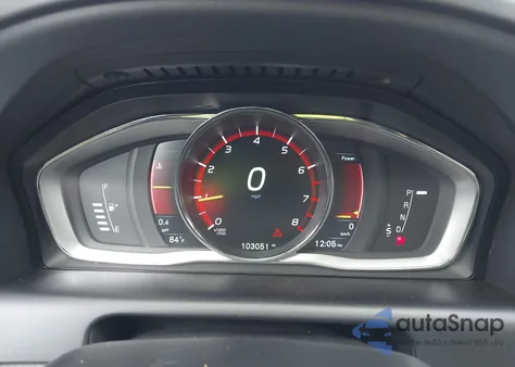 2016 Volvo Xc60 T5 Drive-E Premier из США, поврежденный, VIN YV440MDK3G2785906